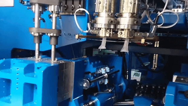 250ml Double Cavities & Double Station Blow Molding Machine 15-034