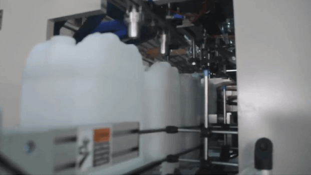 Máquina de moldeo por soplado con removedor de excedentes para botes con mira de nivel de 20/25 litros 15-021