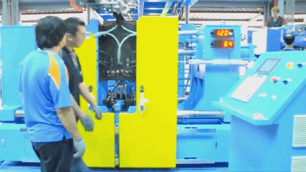 Máquina de moldeo por soplado para producción de barriles de capa doble 15-019