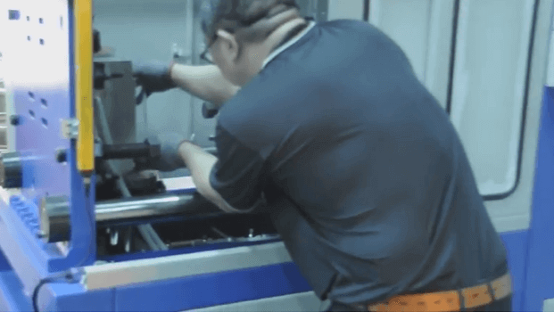 Semi-Auto Stretching Blow Molding Machine 15-018