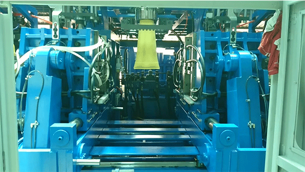 10/25L 3層/雙站/除胚中空成型機 18-010